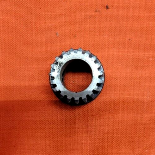 UNBRANDED 3 JAW MANUAL LATHE CHUCK 6-1/4″ DIA. & ACCESSORIES (LOT OF 16)