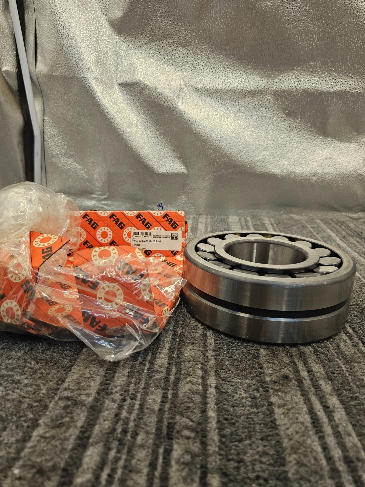 FAG 80mm ID x 170mm OD 58mm W Straight Bore Open C0 Spherical Roller Bearing