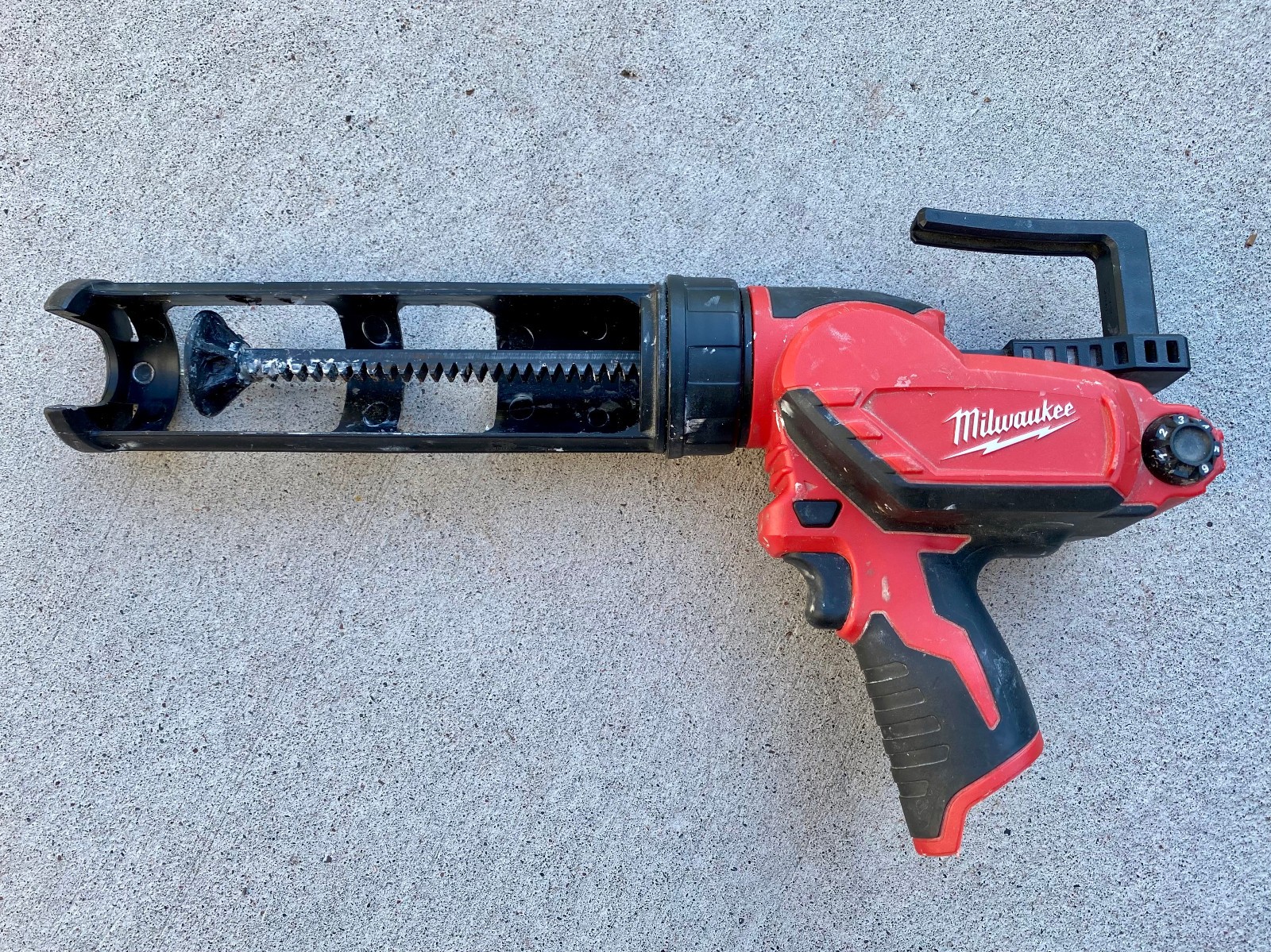 Milwaukee M12 cordless 10 oz. Adhesive and Caulk Gun (Tool-Only) 2441-20