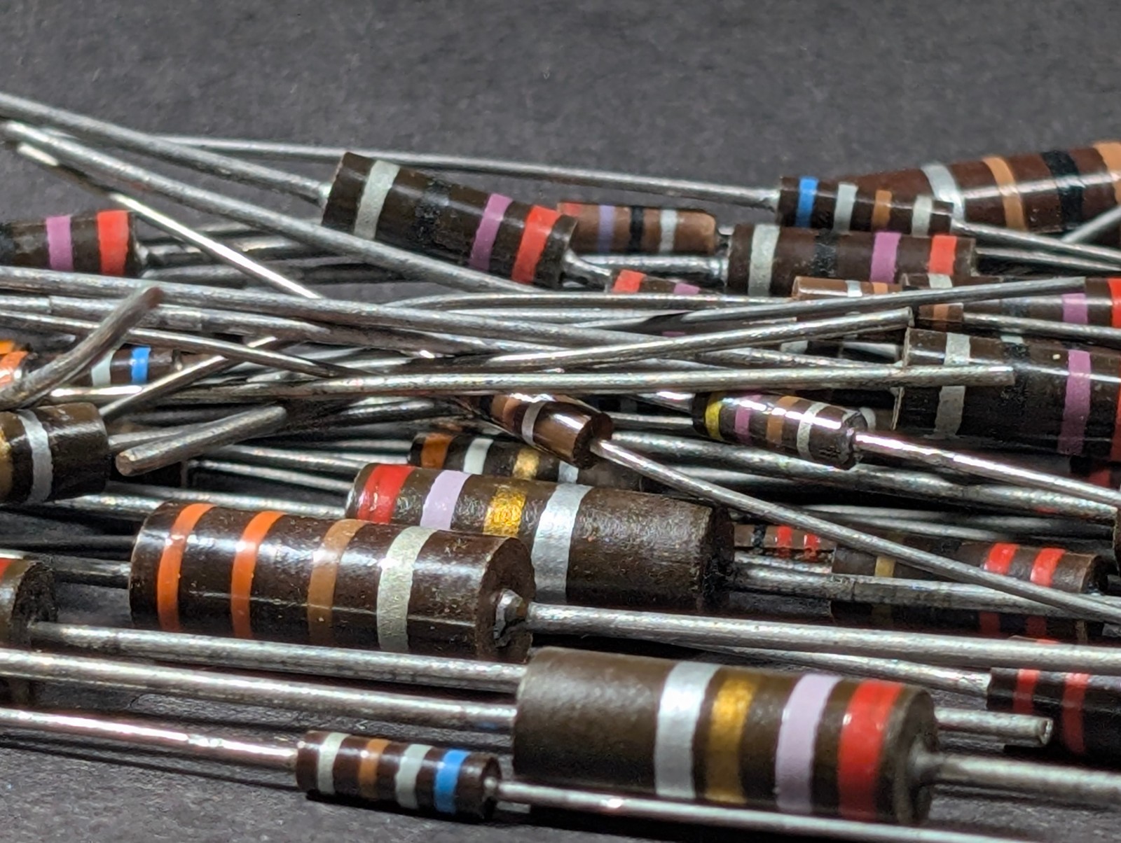 MANY NOS Allen-Bradley Carbon Composition Resistors 0.47Ω-22megΩ 1/4w-2w $.99ea
