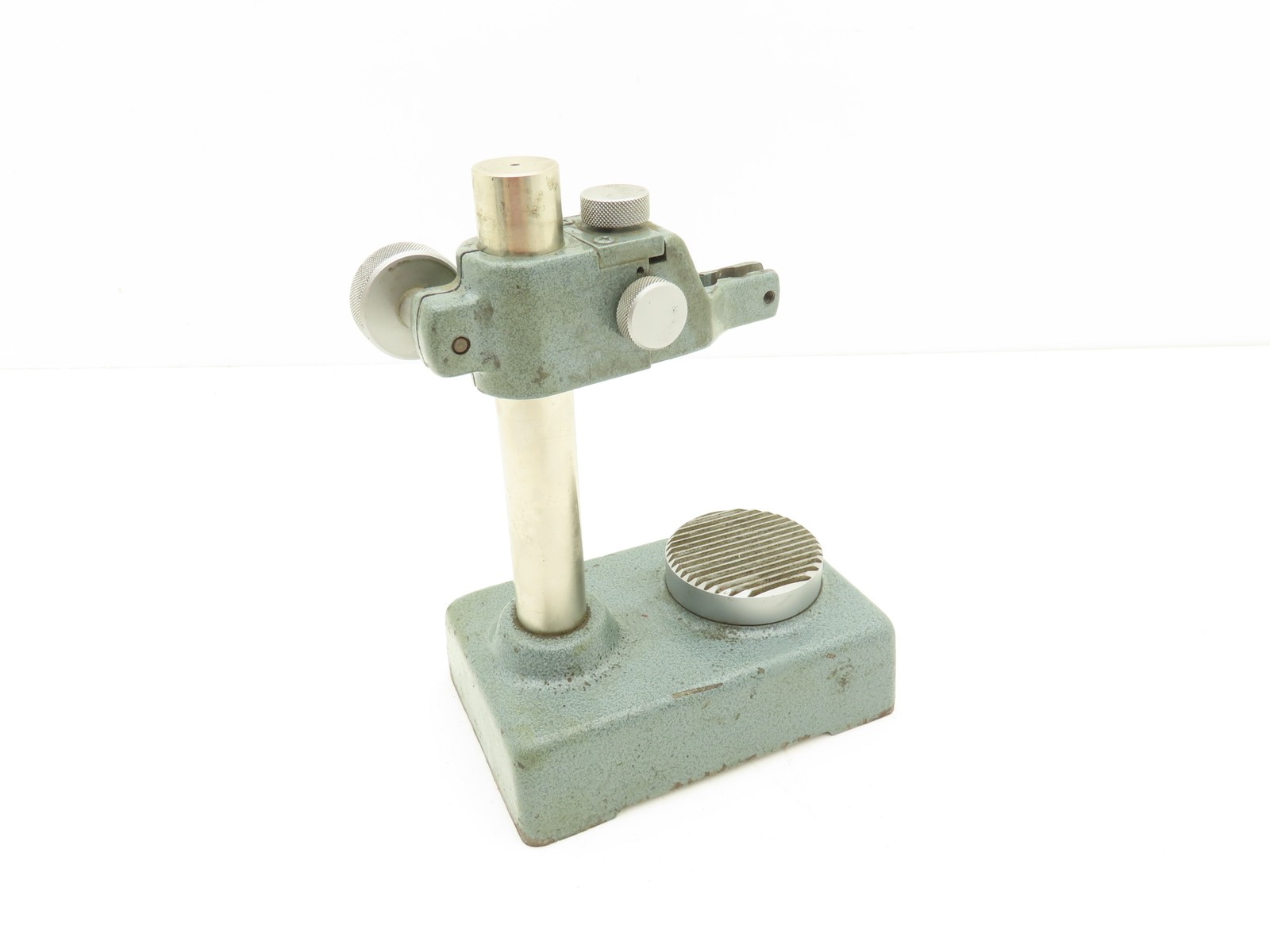Mitutoyo 7003 Indicator Transfer Stand Serrated Anvil 6-3/8″H Post 3/8″ Stem