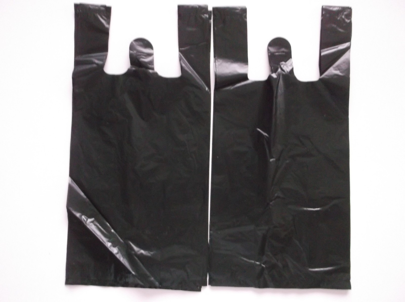 30 ct, PLASTIC SHOPPING BAGS , T SHIRT TYPE, GROCERY ,BLACK SMALL SIZE BAGS.
