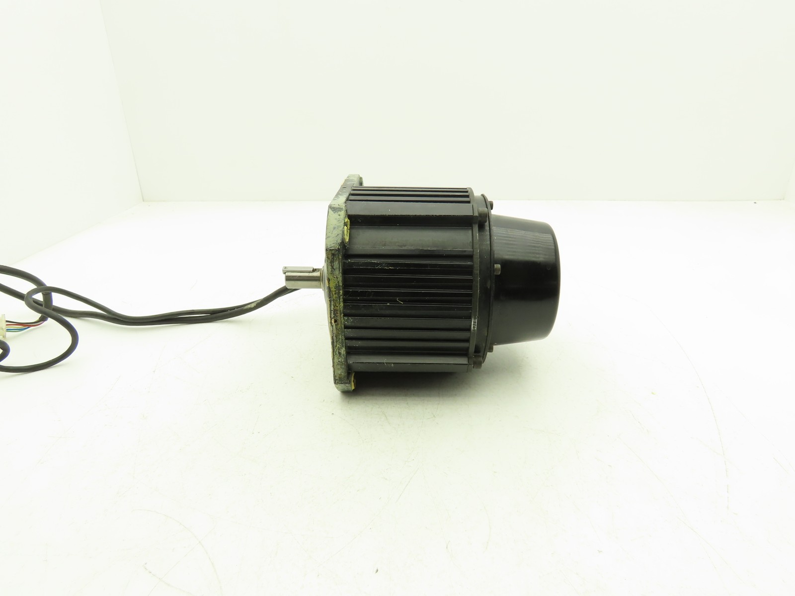 Yaskawa SGMDH-12A2A-YR13 1150W 5.49Nm 2000RPM 200V AC Servo Motor