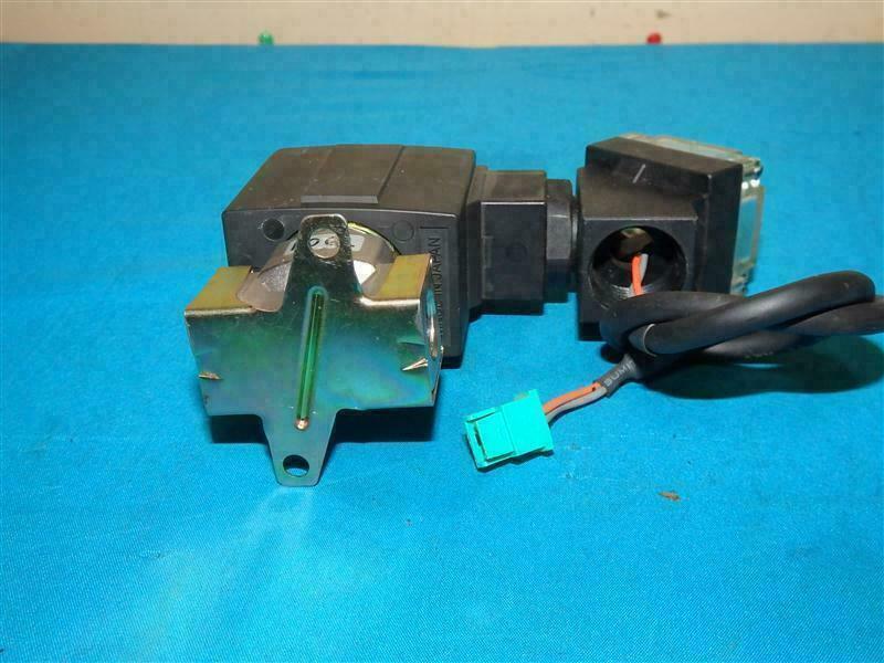 SMC VX2340L Solenoid Valve 0~0.35MPa 6mm 0~0.3MPa Made in Japan w/ Scratches