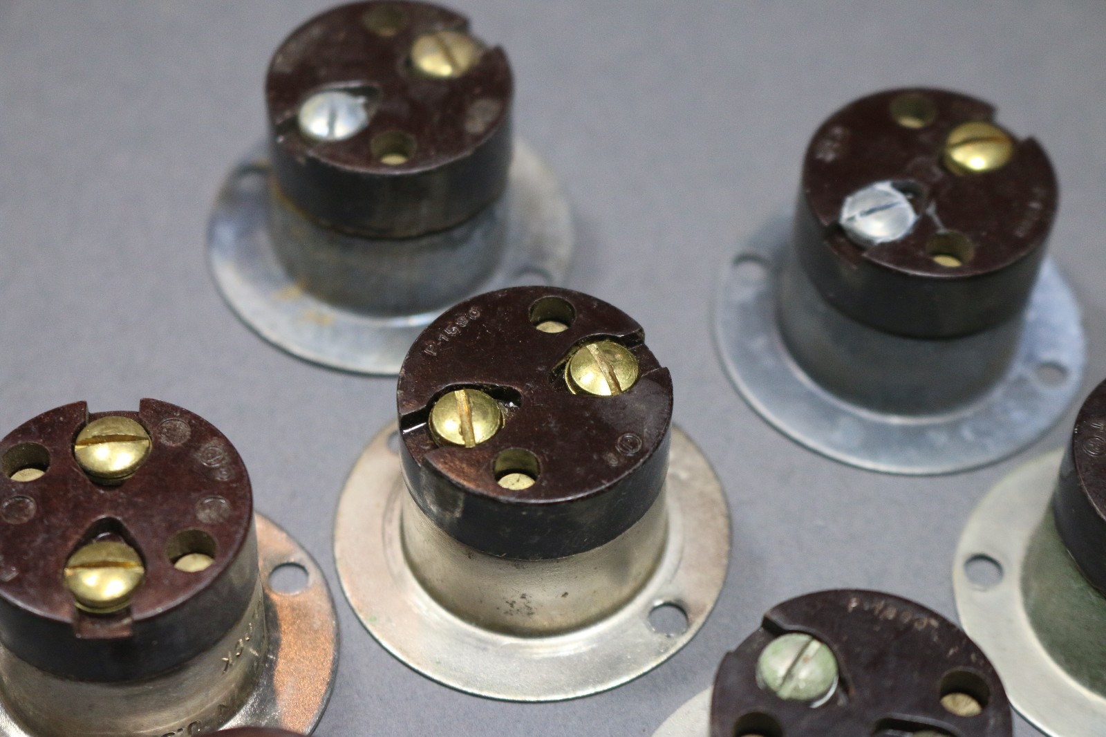 Lot of 7 Vintage Hubbell Twist Lock AC Panel Plug 10A 250V 15A 125V Circular