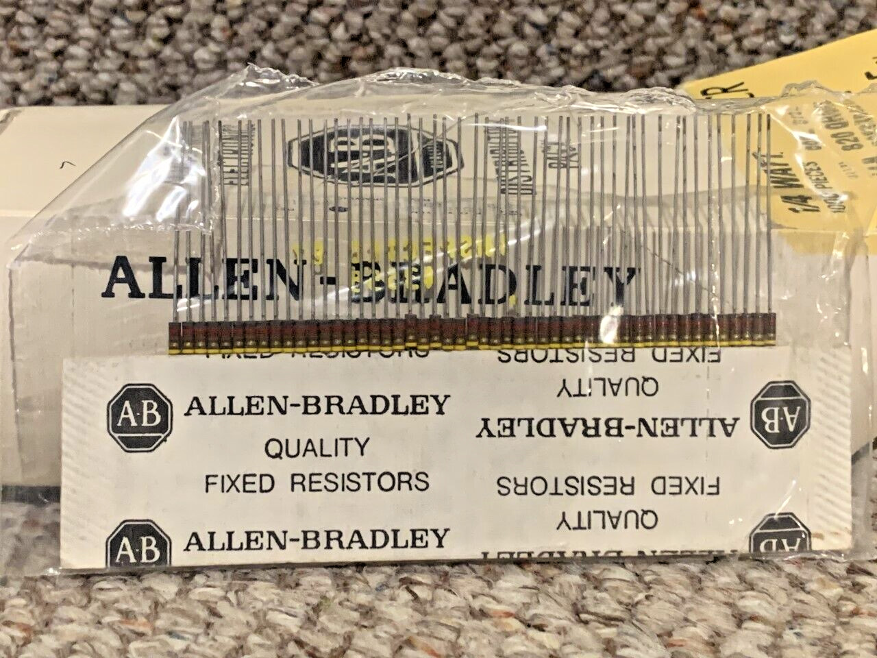 Allen Bradley 820 ohm 1/4W 5% (QTY-50) NOS carbon comp resistors RCR07G821JS