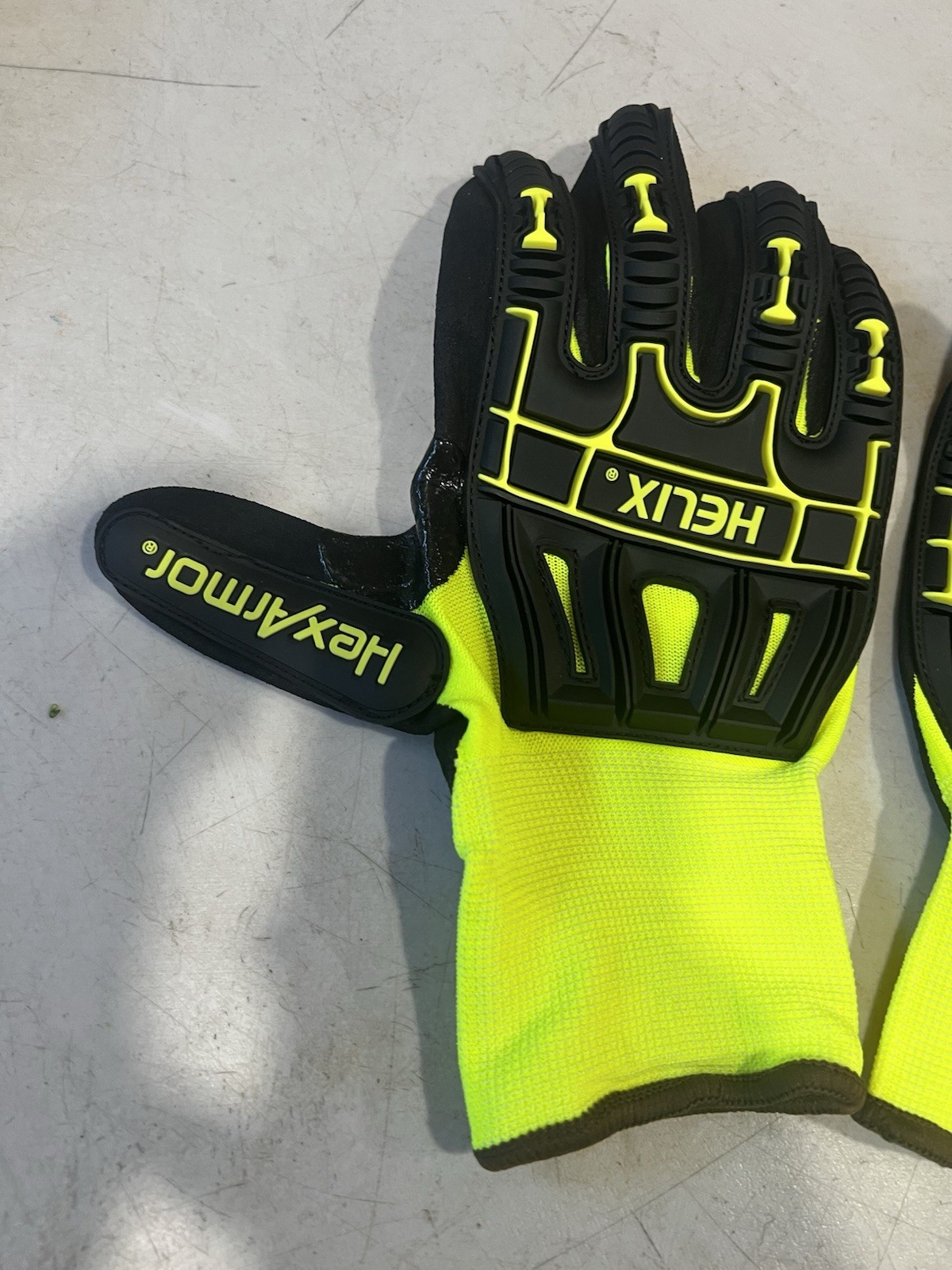 12 Pack HexArmor Helix 3006 TouchScreen Gloves – w/ ExoSkeleton. Size: 10/XL