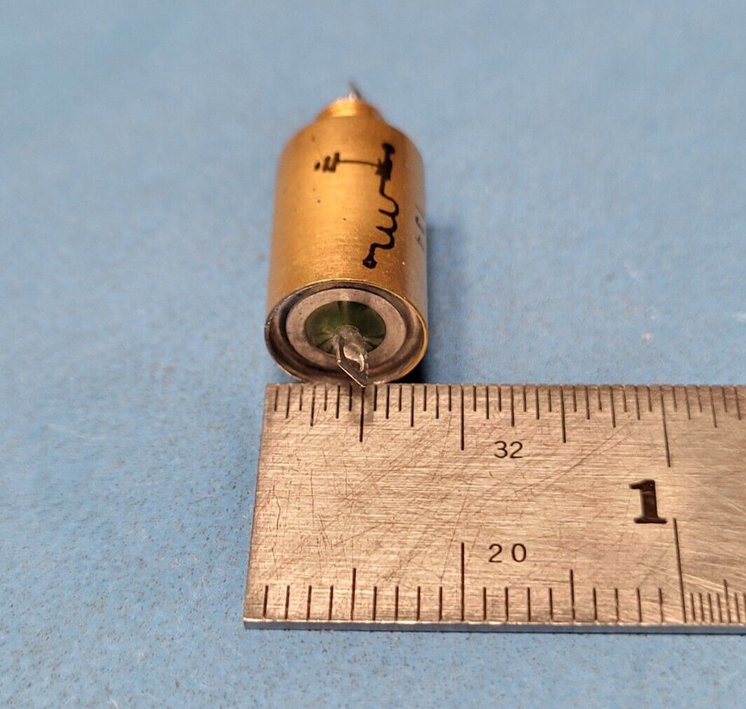 Passive EMI Filter, 8G016-123U-492, AVX, CAP:0.5 MF/UF, WVDC: 150V, HK2HAR12A