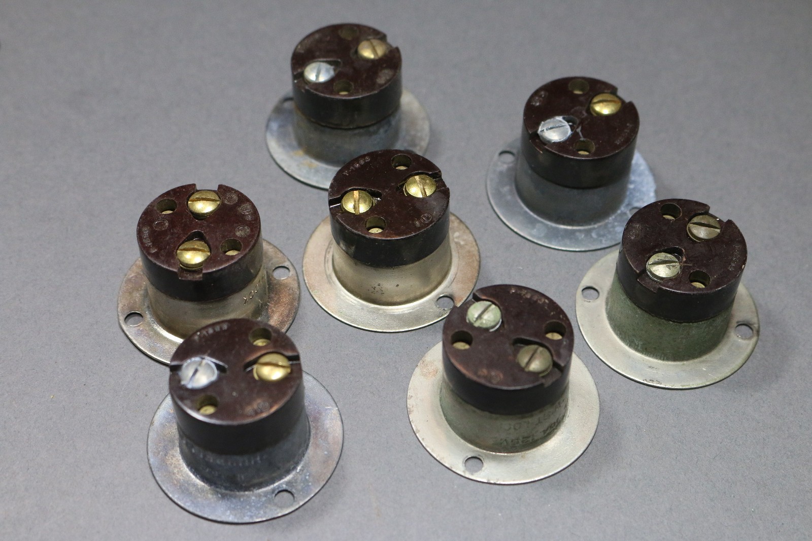 Lot of 7 Vintage Hubbell Twist Lock AC Panel Plug 10A 250V 15A 125V Circular