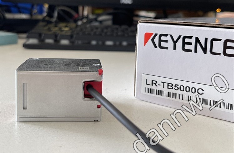 NEW IN BOX KEYENCE LR-TB5000C Laser Sensor Free Fast shipping