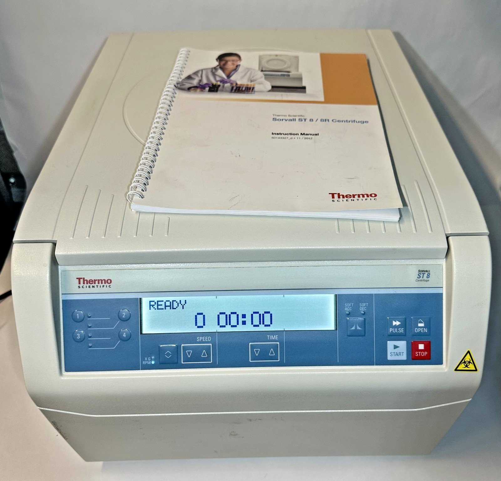 Thermo Scientific Sorvall ST 8 Centrifuge 75007200 Benchtop Lab w/ Rotor 120V
