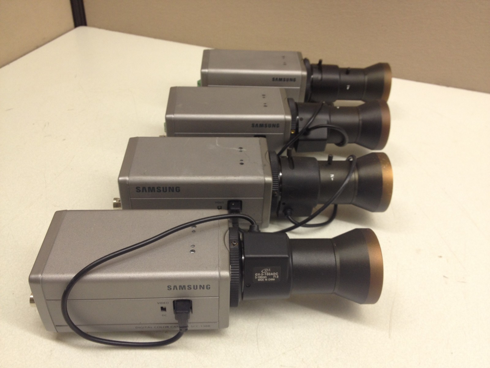 LOT of 4 Samsung SCC-130B Color CCTV Camera w/ 5-100mm Extra Long Range Lens
