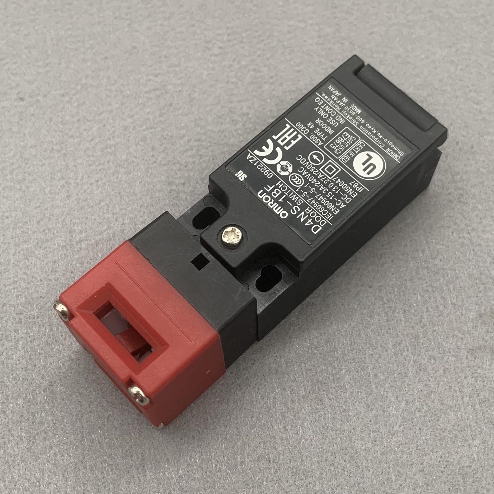 Omron Safety Door Switch D4NS-1BF D4NS1BF New In Box Free Ship US