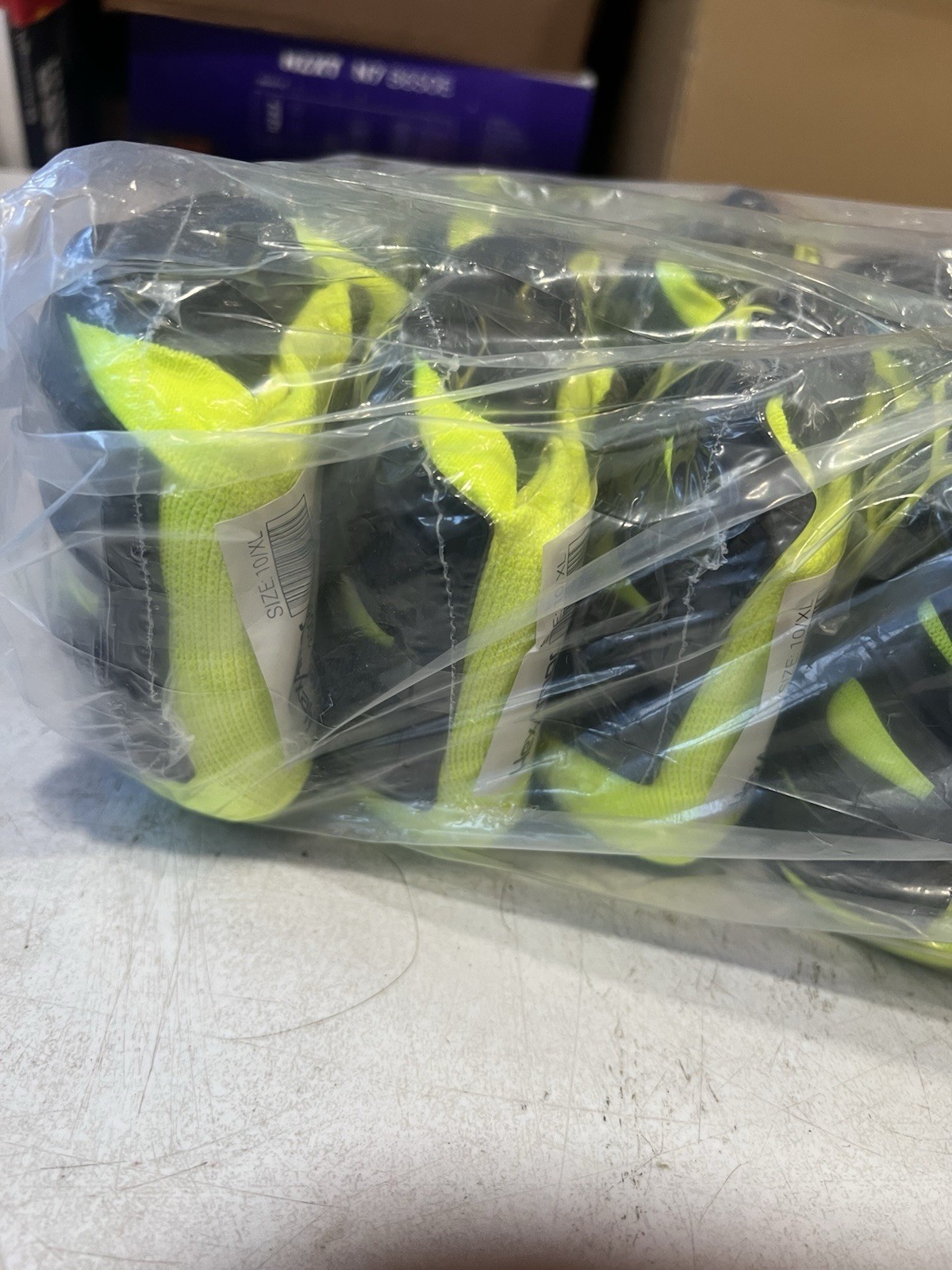 12 Pack HexArmor Helix 3006 TouchScreen Gloves – w/ ExoSkeleton. Size: 10/XL