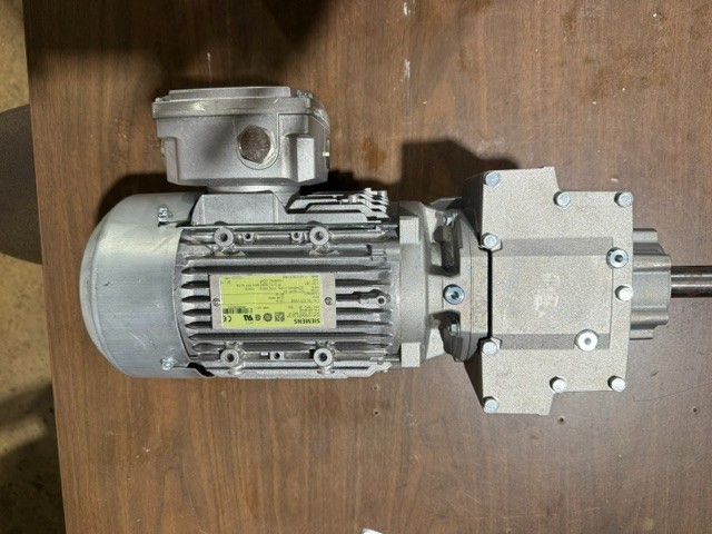[New Other] SIEMENS / 1P 2KJ3103-1DE22-9AS1-Z GEARMOTOR 1HP