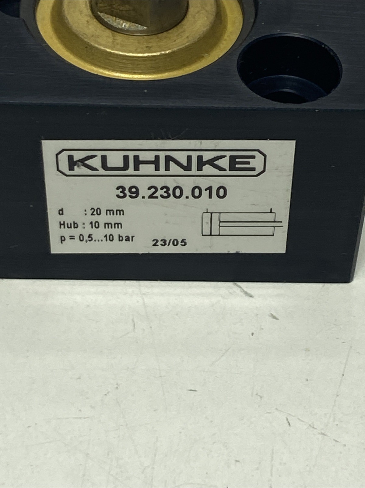 Kuhnke 39.230.010 Compact Pneumatic Air Cylinder 20mm Piston 10mm Stroke 10 Bar