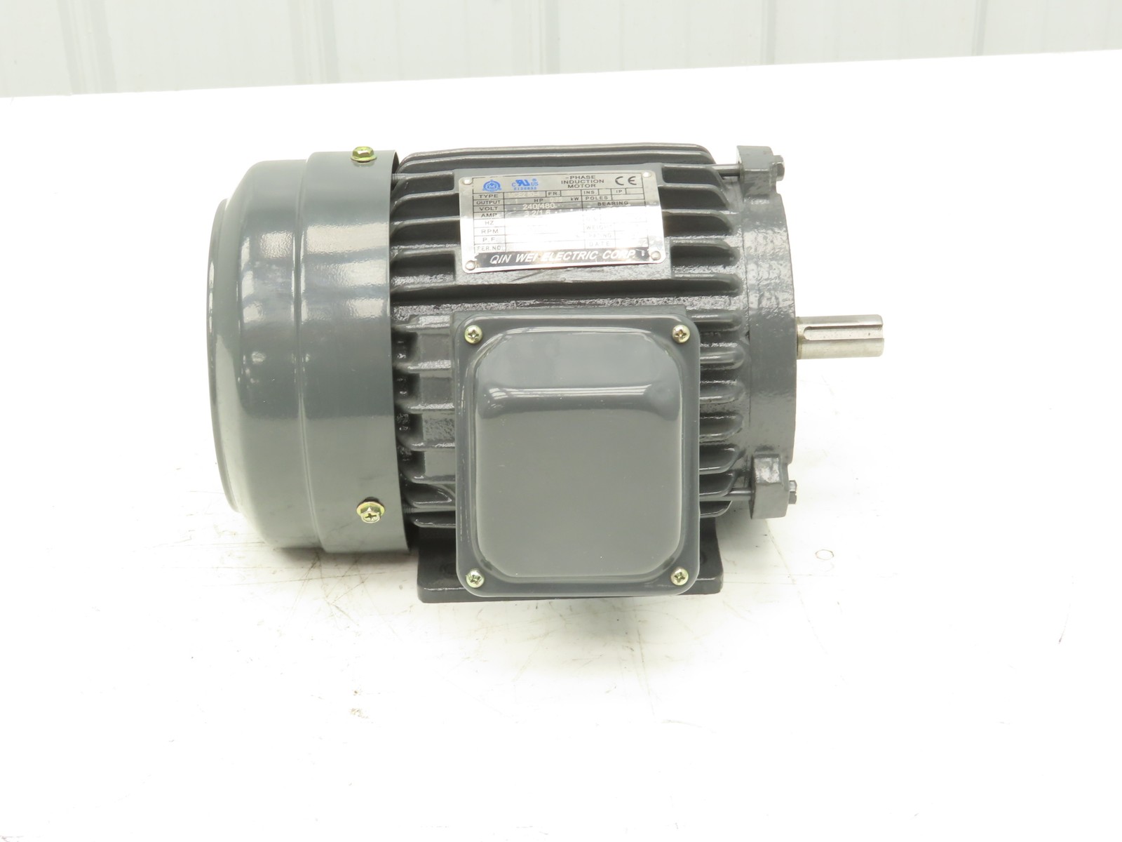 Qin Wei Electric MCE280-4 AC Motor 1Hp 1680rpm 240/480V 3PH IEC80