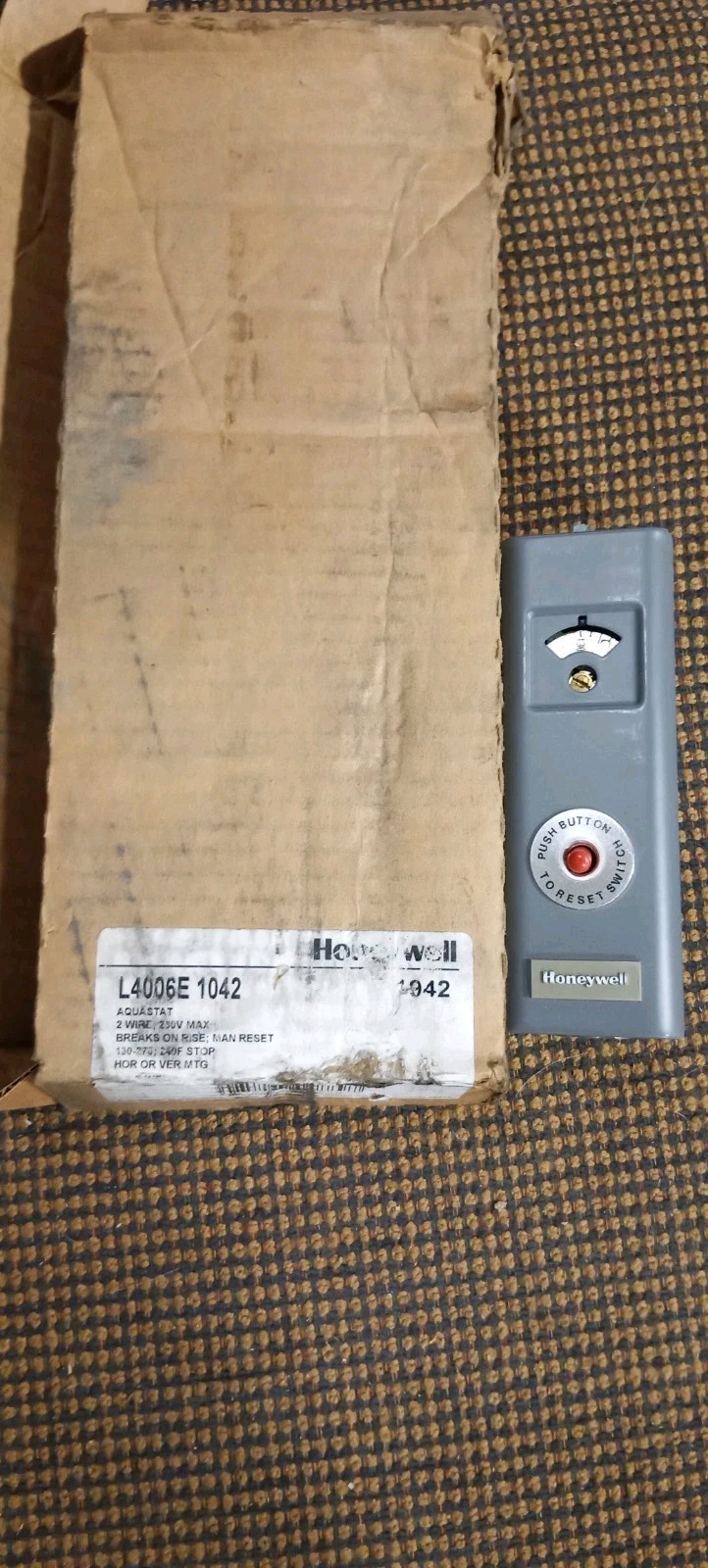L4006E1042 Honeywell Aquastat Controller High Limit, 130 to 270°F, 54 C to 132 C