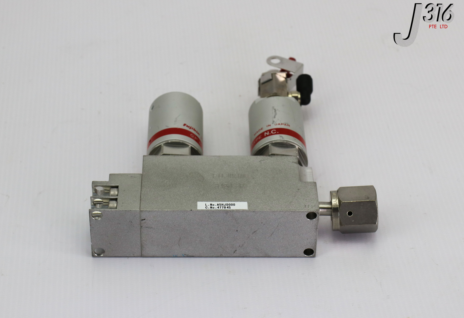 L16960 (LOT OF 20) FUJIKIN DIAPHRAGM BLOCK VALVES, N.C., O.P. 0.5~0.6MPA 477945