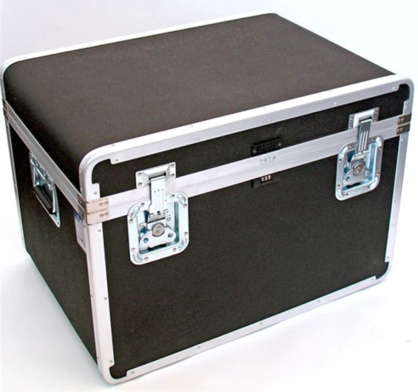 1018F – PLATT LUGGAGE – GUARDSMAN ATA 300 SHIPPING CASE – Interior Dimensions (L