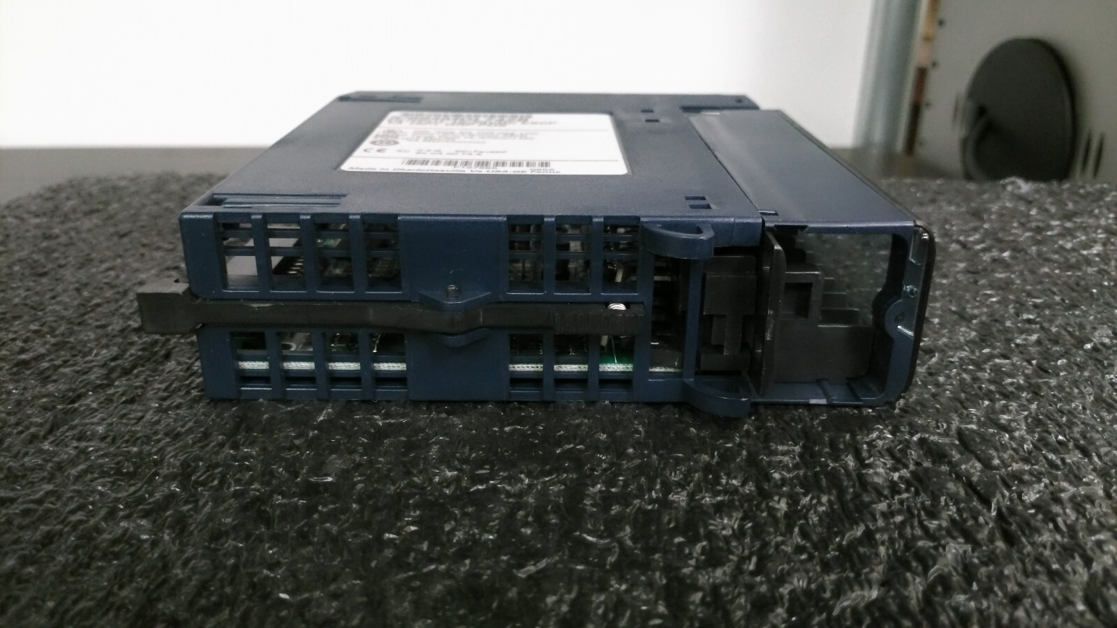 GE FANUC IC694MDL742B Output 12/24VDC ESCP 1A 16PT GRP POS Module