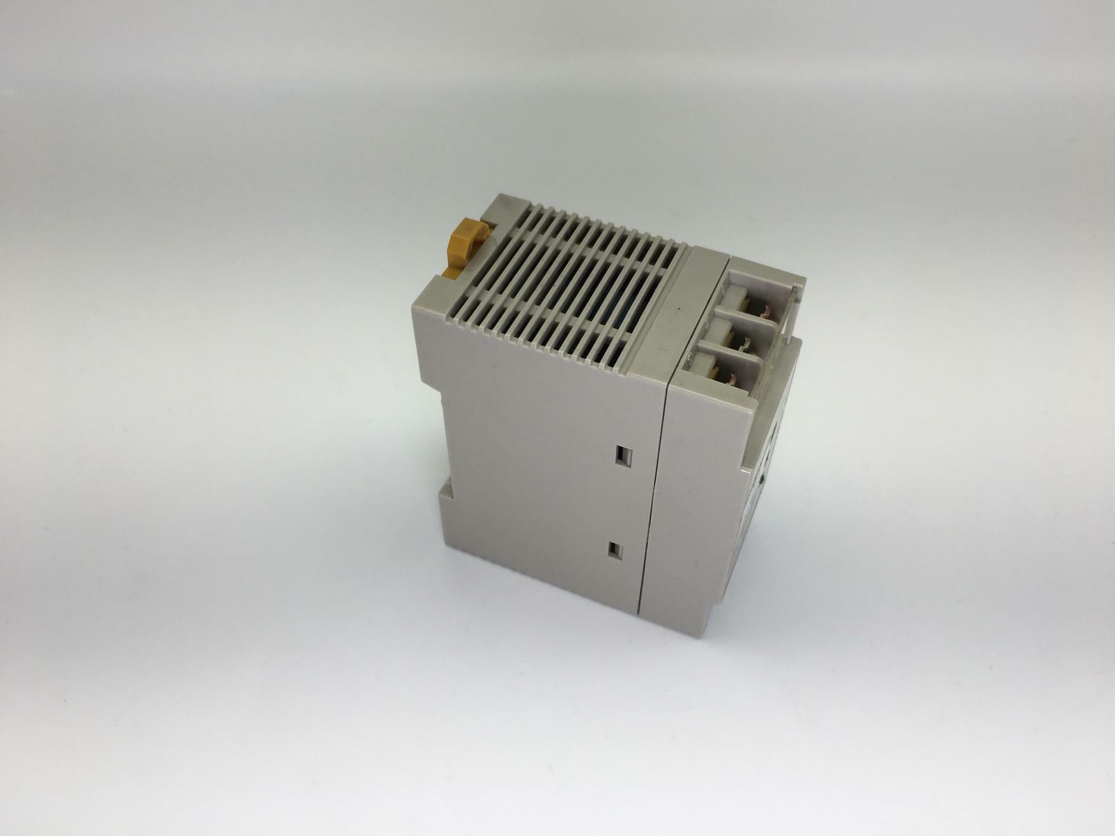 Omron Switching Power Supply S82K-00705 Power Supply 100-400VAC