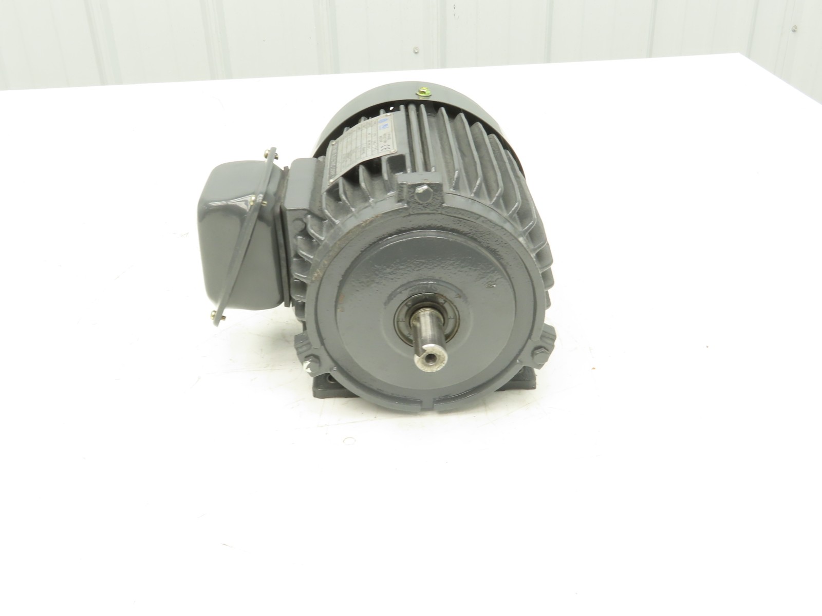Qin Wei Electric MCE280-4 AC Motor 1Hp 1680rpm 240/480V 3PH IEC80