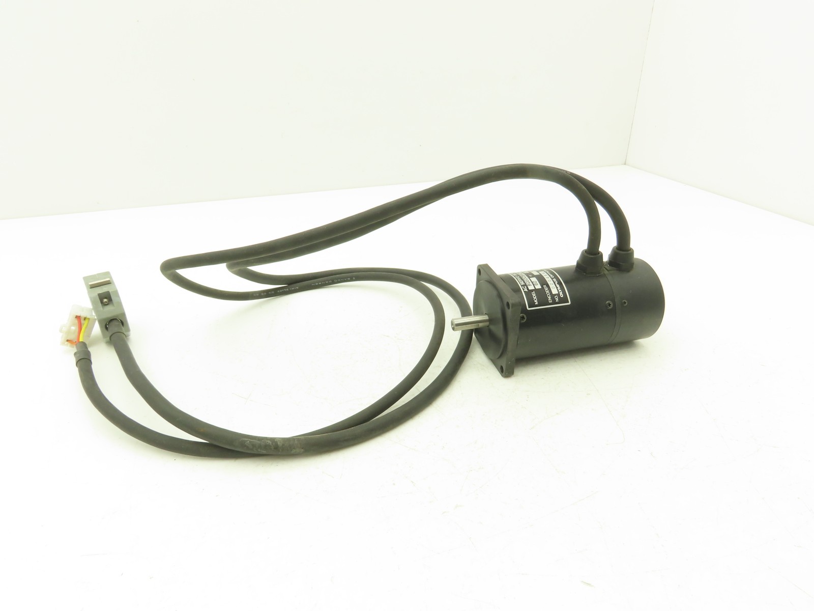 Olympus Optical BG60CB52BAABN AC Servo Motor W Encoder 3000 RPM 500PPR 8mm Shaft
