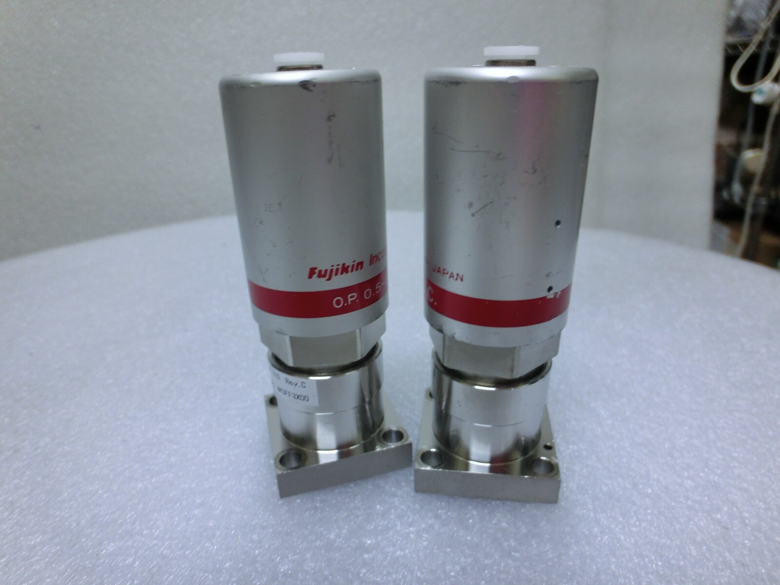 2pc Fujikin 708223 Diaphram Valve,LAM 766-197844-310 Rev C,O.P. 0.5~0.6mPa_96436