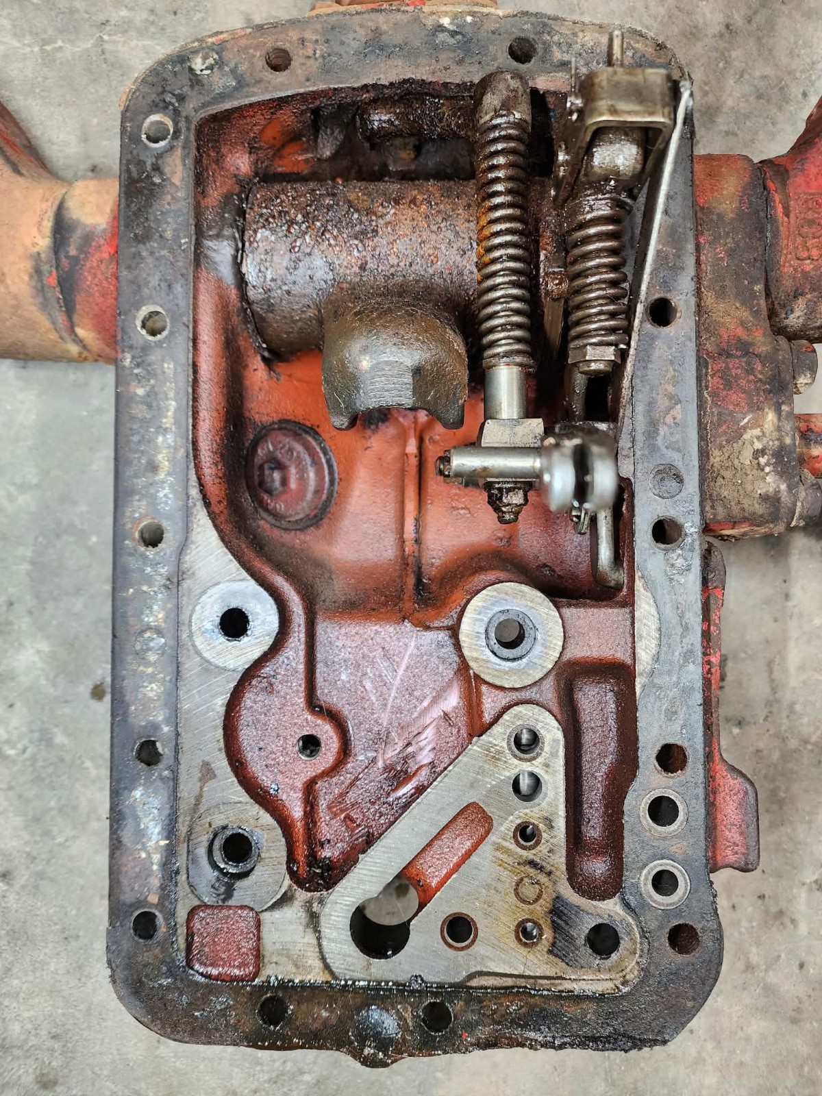 Ford 640 Tractor 3pt Hydraulic Lift W/ Lift Arms & Rockshaft Top Plate – 600 601