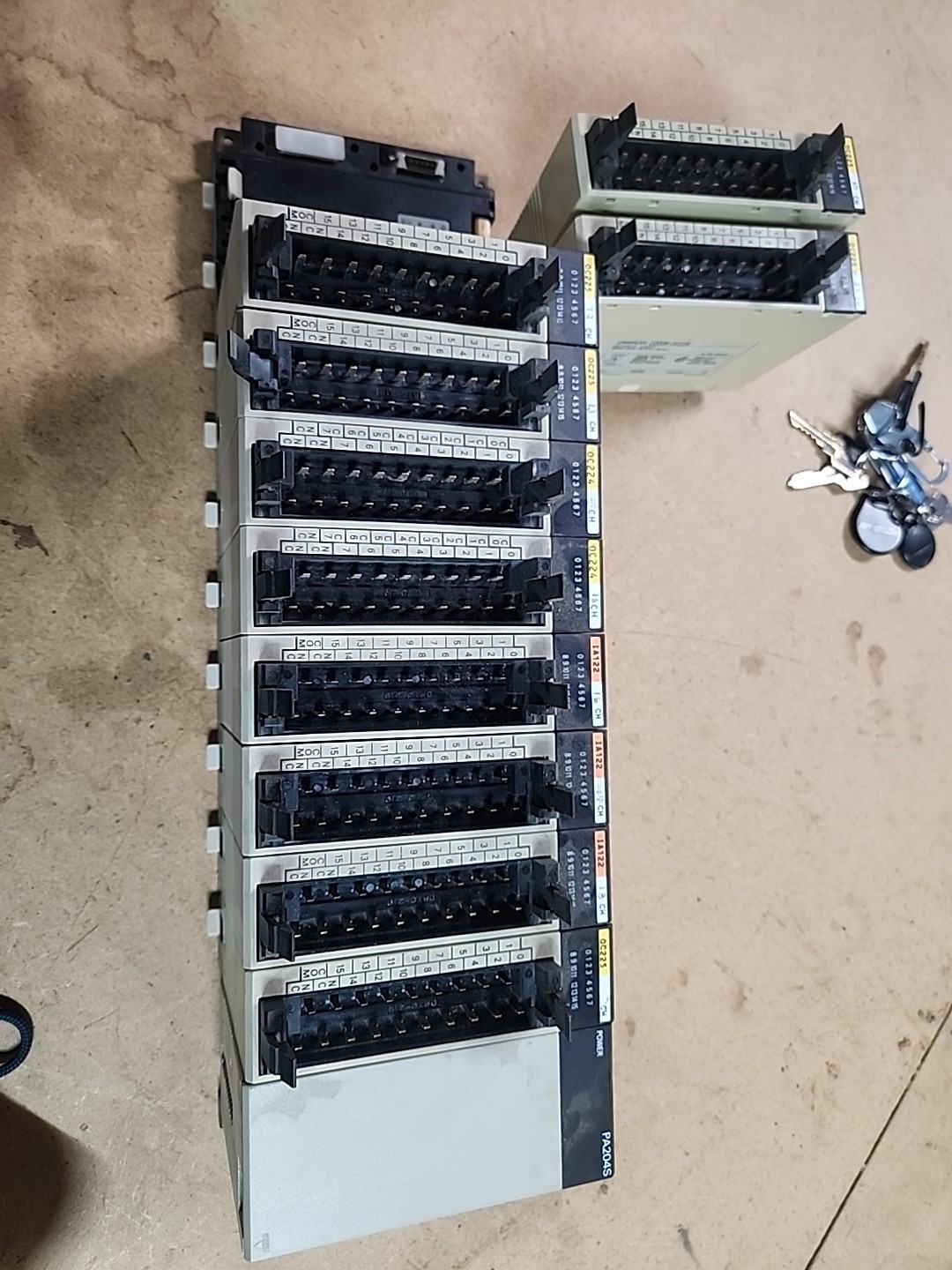 Omron C200HW-BI101-V1 PLC Module /w 10 Modules + psu PA204S OC225 OC224 IA122