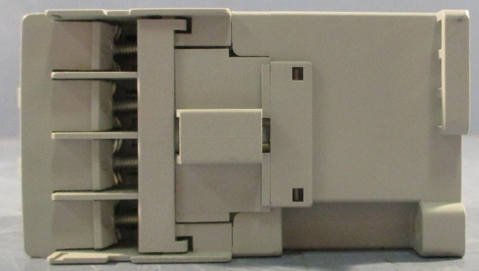 Allen Bradley 100-C09UD10 Ser A Contactor 110V50/120V60HZ 3 Pole
