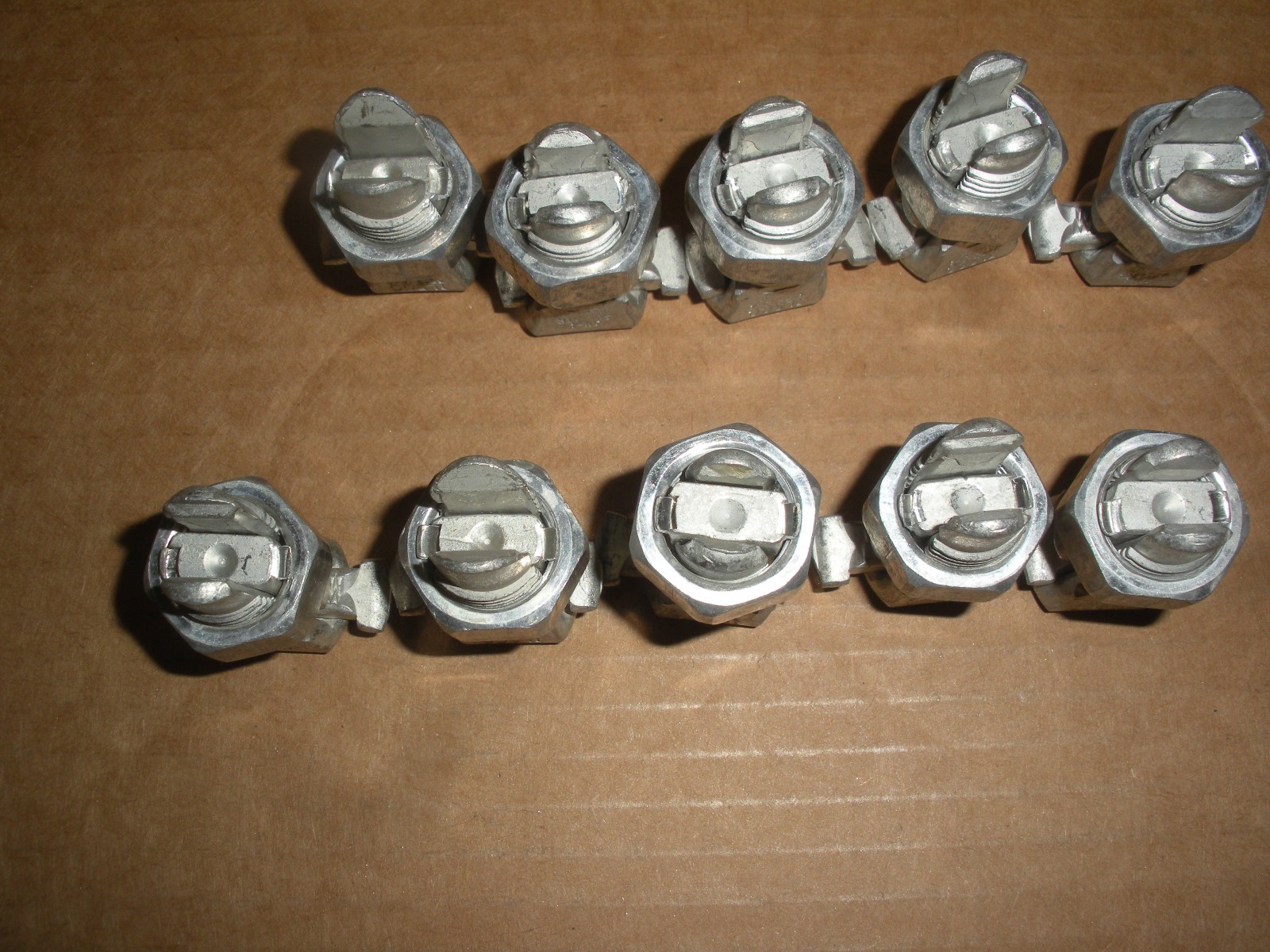 Ilsco AK4 aluminum split bolt connector 4/4 lot of 10pcs CU/AL 8 lots available