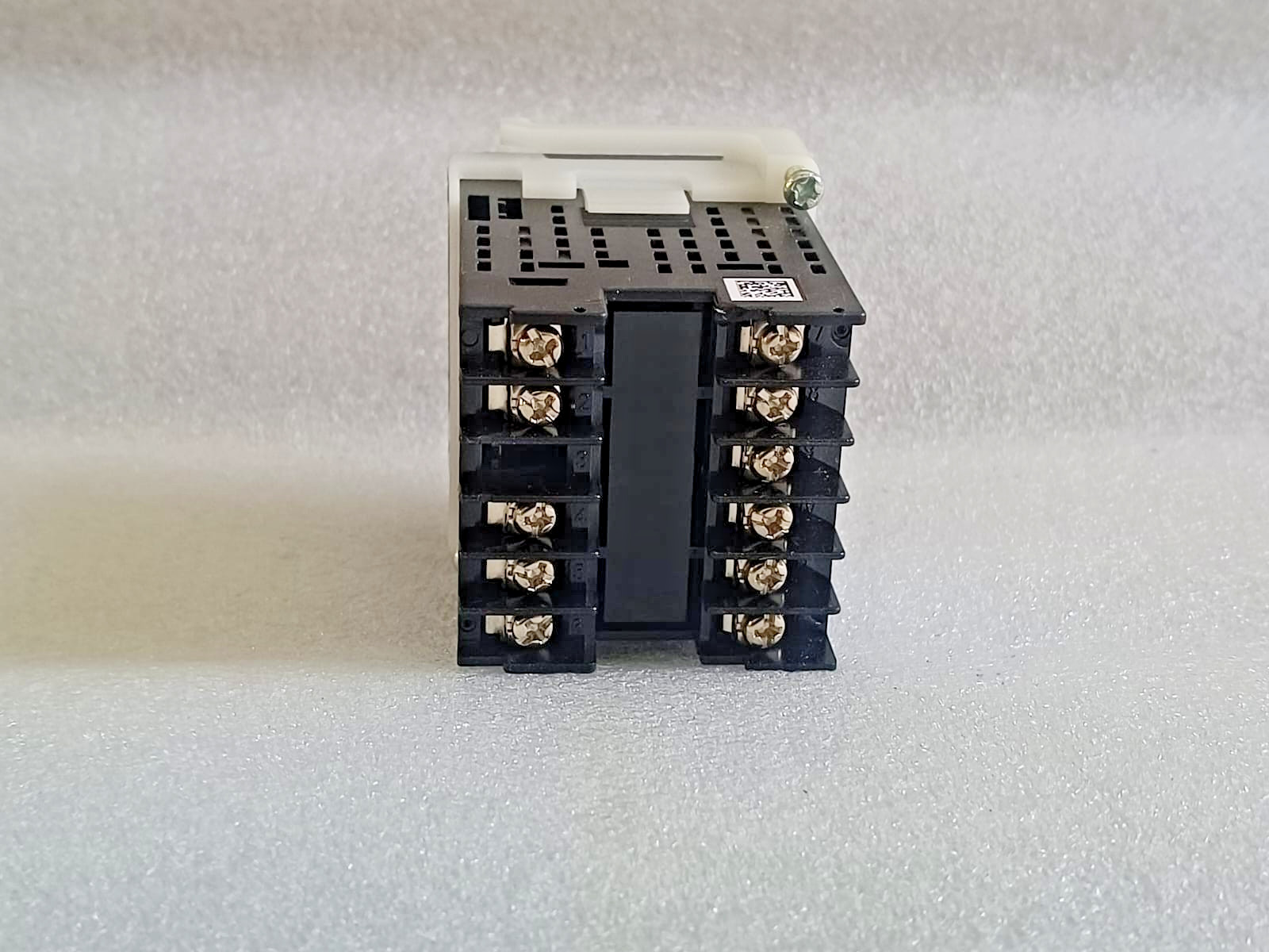 OMRON E5CC-QX2ASM-800 DIGITAL CONTROLLER