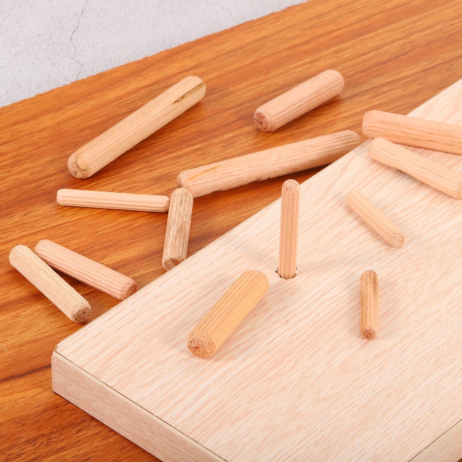 120Pcs Wooden Dowel Pins 8 x 30mm (0.31 x 1.18 Inch) Wood Dowels Rods