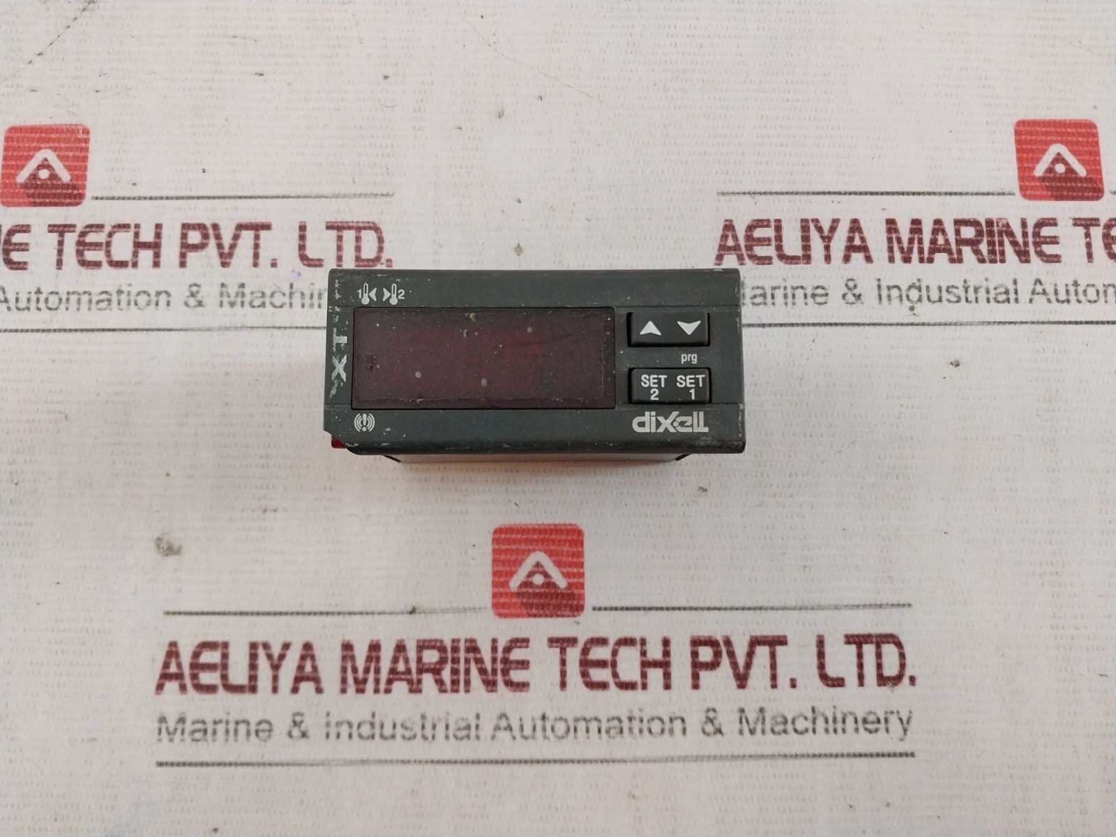 Dixell XT121C Temperature Controller -5C0TU- 3VA 230V 8(3)A 250V