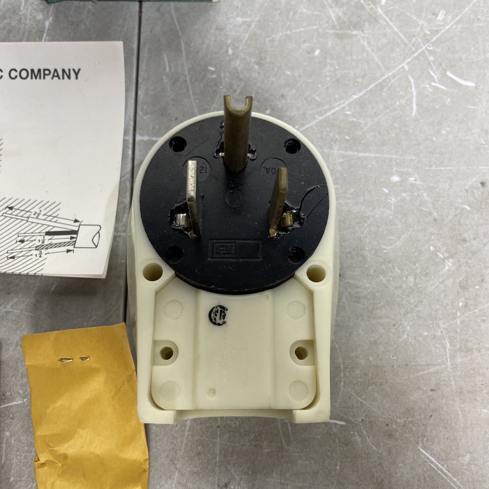 NIB BRYANT White Angle Plug 4 Position Adjustment 9550-ANP
