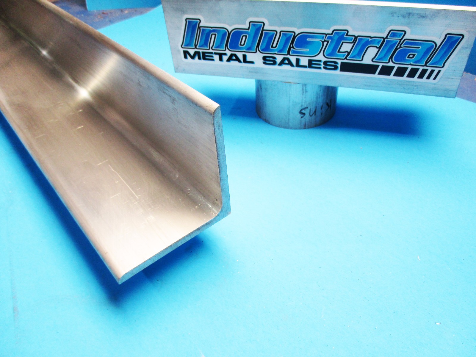 6061 T6 4″ X 4″ x 12″-Long Aluminum Angle x 1/4″ Thick– 4″ x 4″ x .250″ ANGLE