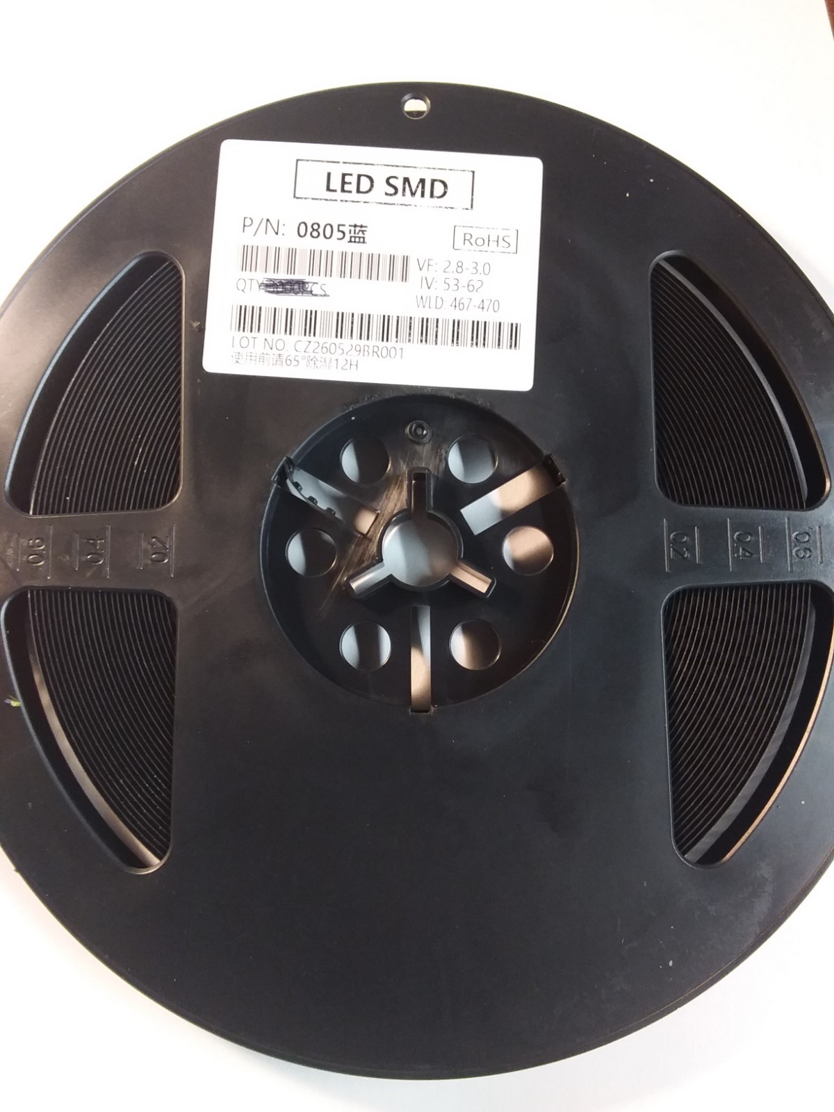 100pcs SMD LED 0805 size. single chip. Blue color.