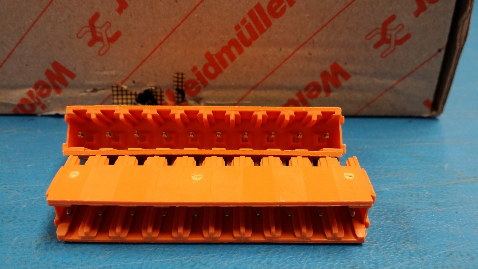 (10pcs) 1354560000 Conn Shrouded Header HDR 10 POS 5.08mm Solder ST Thru-Hole