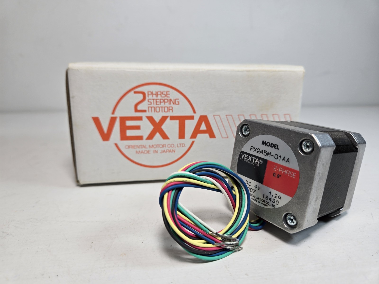 Vexta 2-Phase Stepping Motor PX245M-01AA 0.9° Step DC 4v 1.2a New In Box