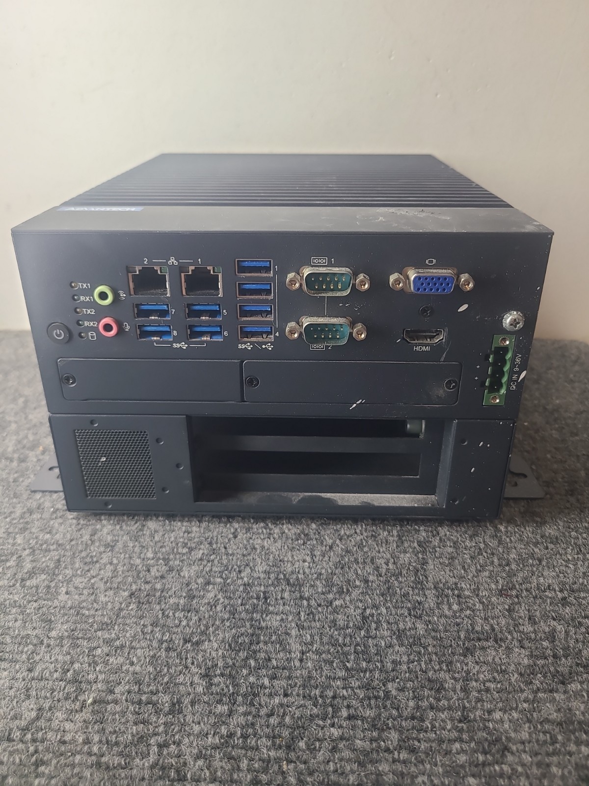 ADVANTECH MIC-770 V3 COMPACT FANLESS SYSTEM W/ MIC-75M20 i-MODULE SSD 256GB
