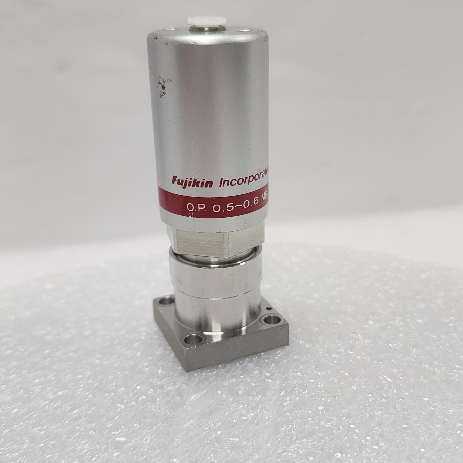 Fujikin 0.P. 0.5-0.6 MPa, Lam 766-197842-310 Rev C Type N.C. Valve, Jp,_96971
