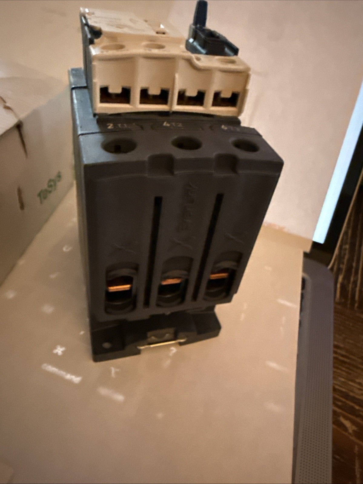 NEW OPEN PACKAGE Schneider Electric Contactor LRD350 **** See Photo