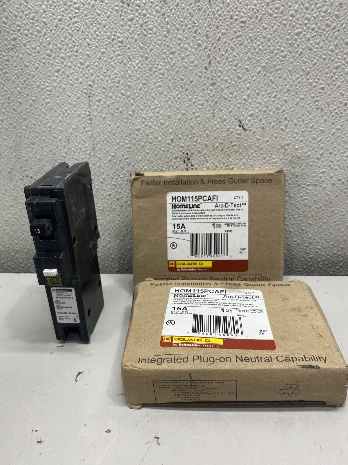 Lot of 2 SquareD/Homeline HOM115PCAFI Circuit Breaker 15A