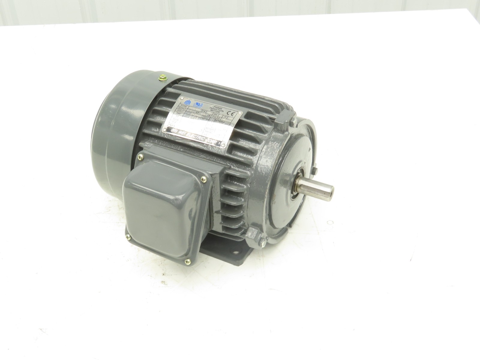 Qin Wei Electric MCE280-4 AC Motor 1Hp 1680rpm 240/480V 3PH IEC80
