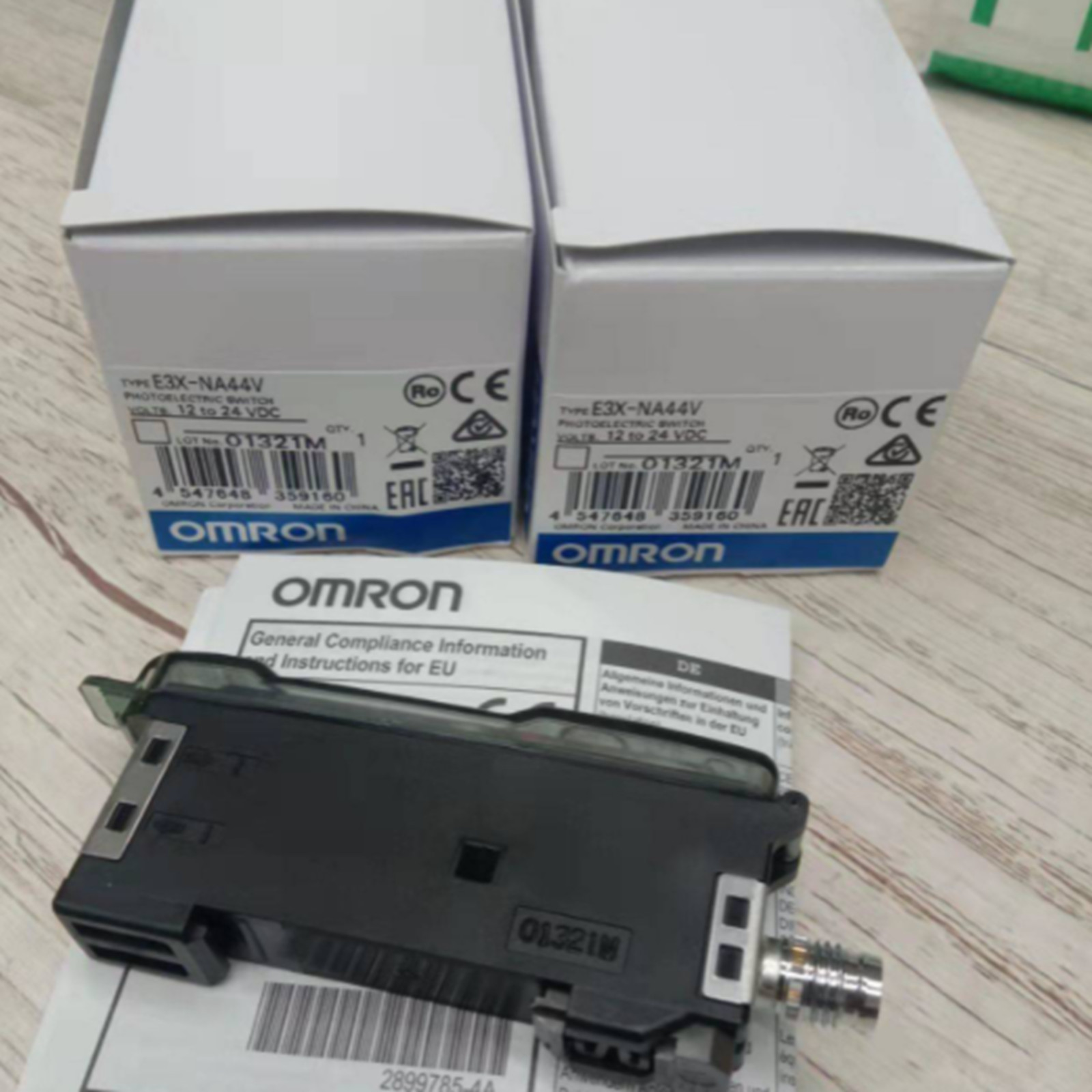 OMRON E3X-NA44V Photoelectric Switch E3XNA44V 1PC New #US