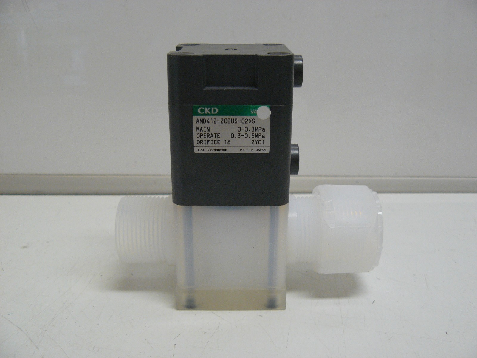 NEW CKD AMD412-20BUS-02XS CHEMICAL VALVE MAIN 0-0.3 MPA OPERATE 0.3-0.5 MPA
