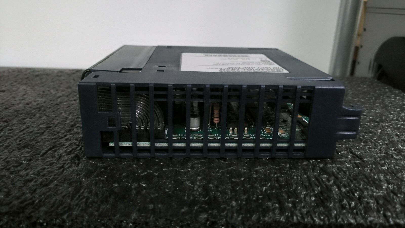 GE FANUC IC694MDL742B Output 12/24VDC ESCP 1A 16PT GRP POS Module