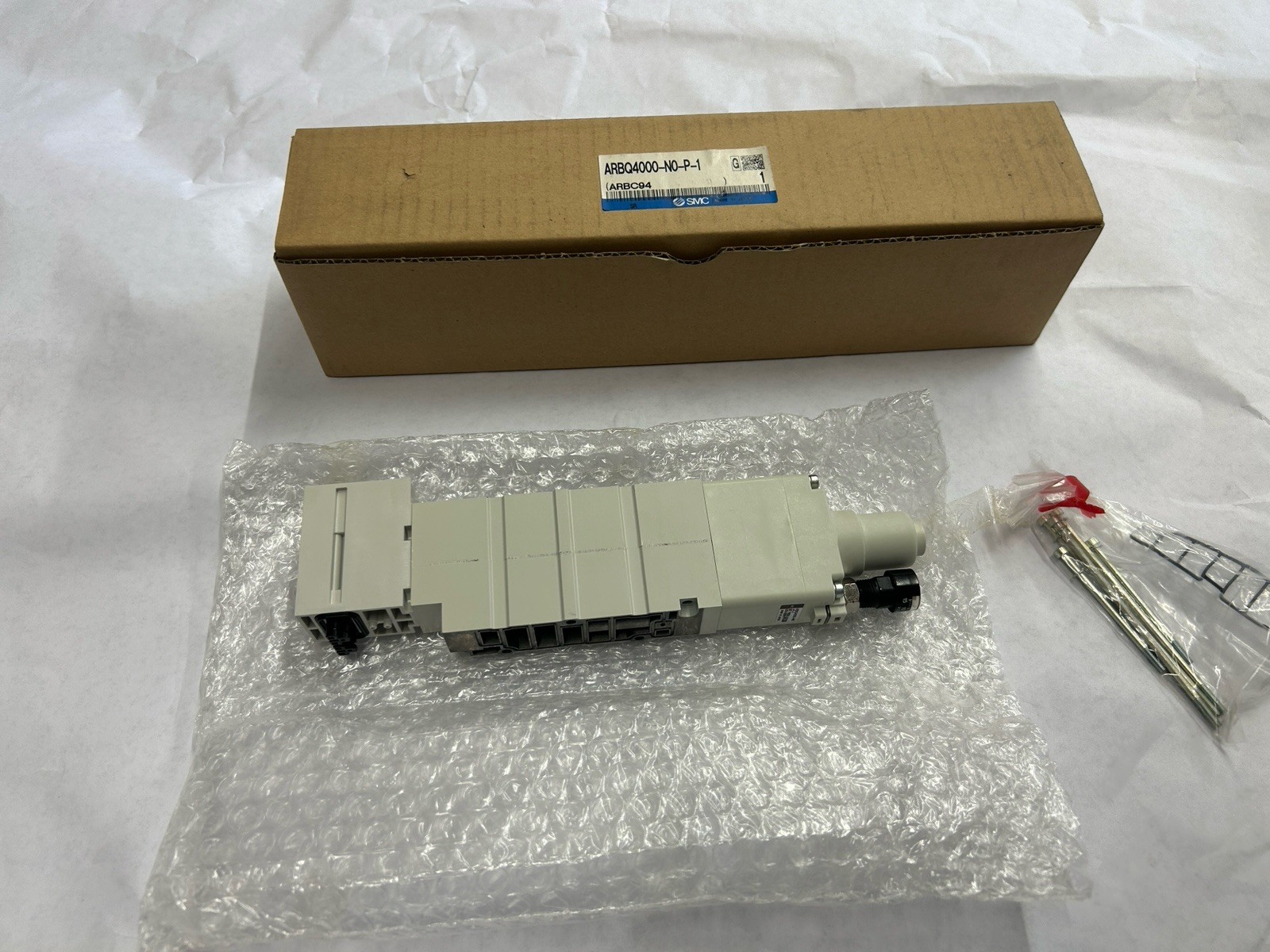 New SMC ARBQ4000-N0-P-1 Pressure Regulator